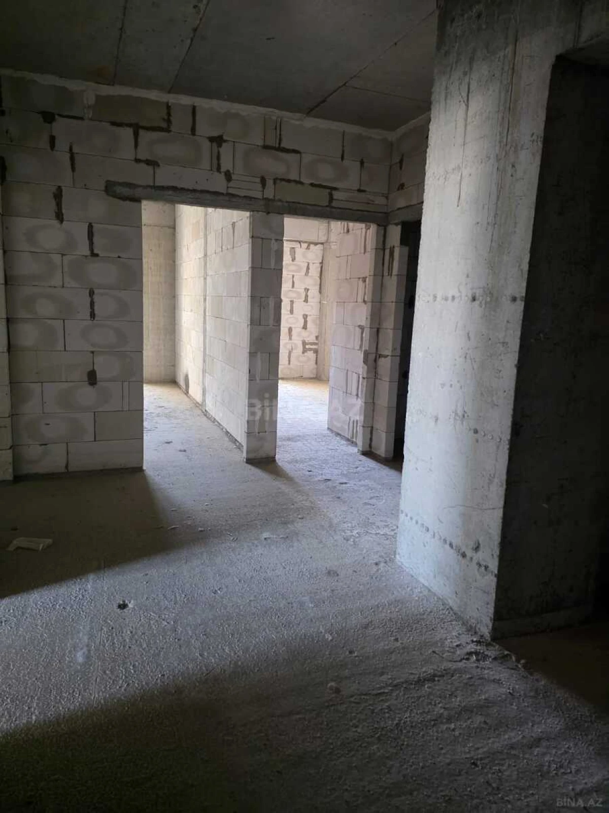 Satılır 3 otaqlı mənzil 148 m²