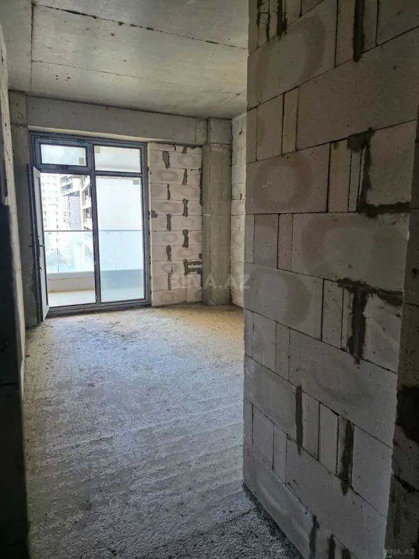 Satılır 3 otaqlı mənzil 148 m²