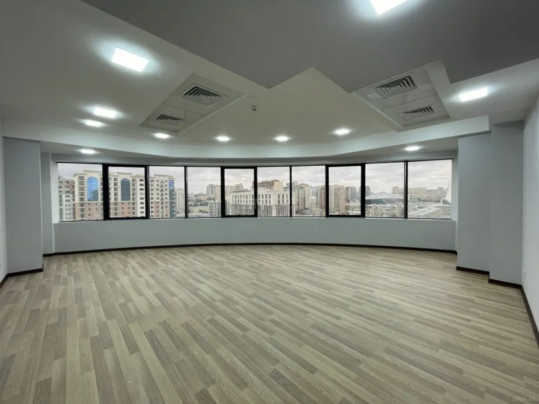 Kirayə verilir 4 otaqlı ofis 245 m²