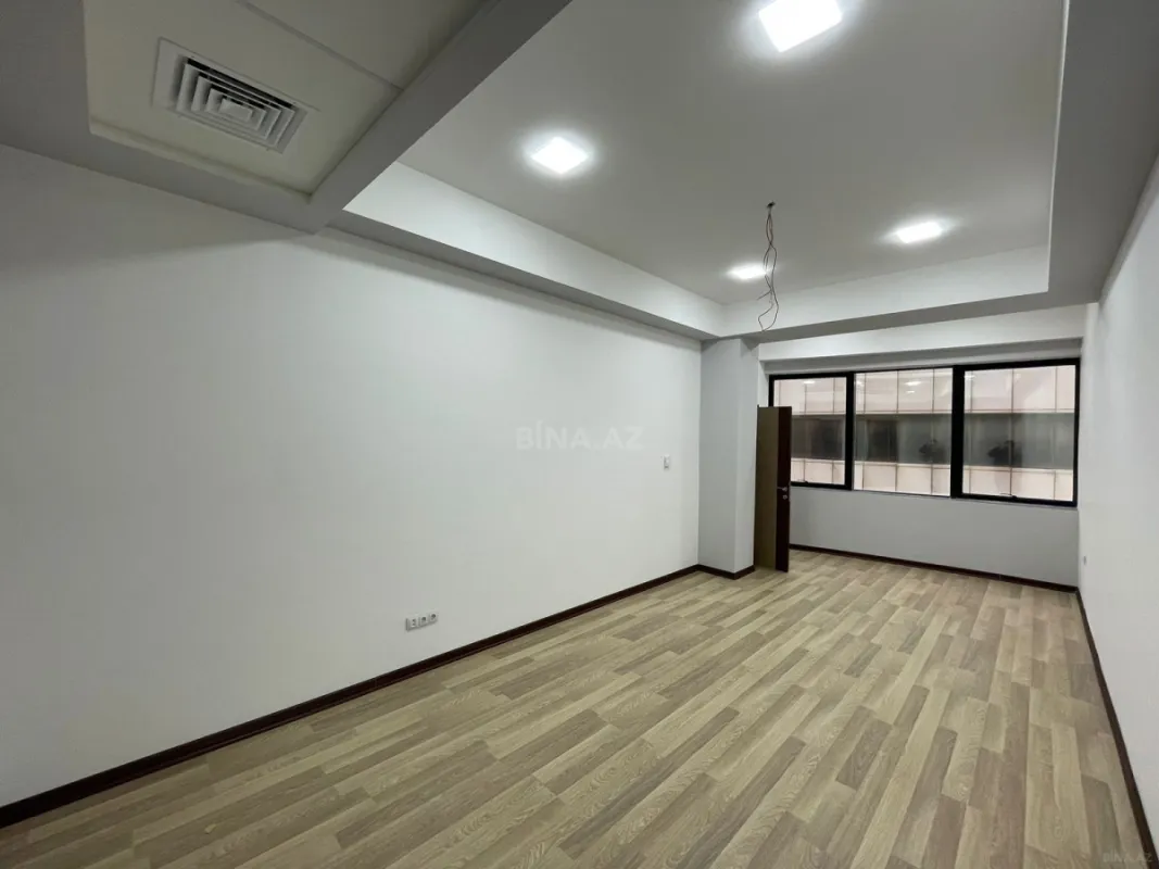 Kirayə verilir 4 otaqlı ofis 245 m²