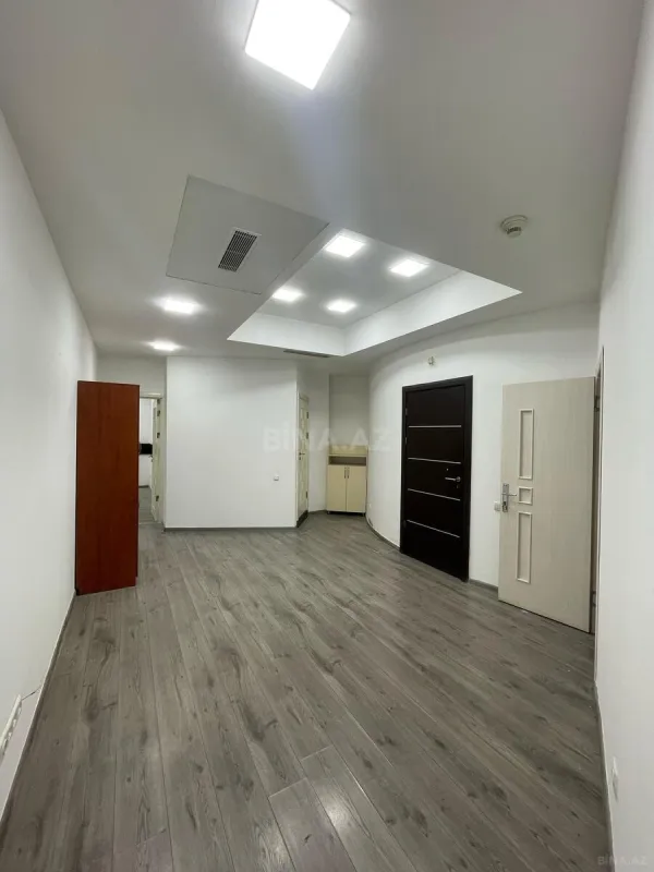 Kirayə verilir 3 otaqlı ofis 125 m²