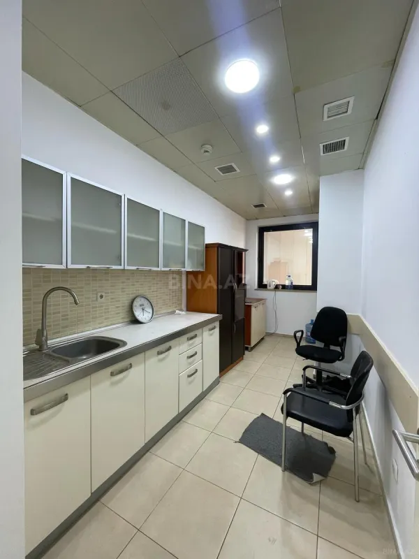 Kirayə verilir 3 otaqlı ofis 125 m²