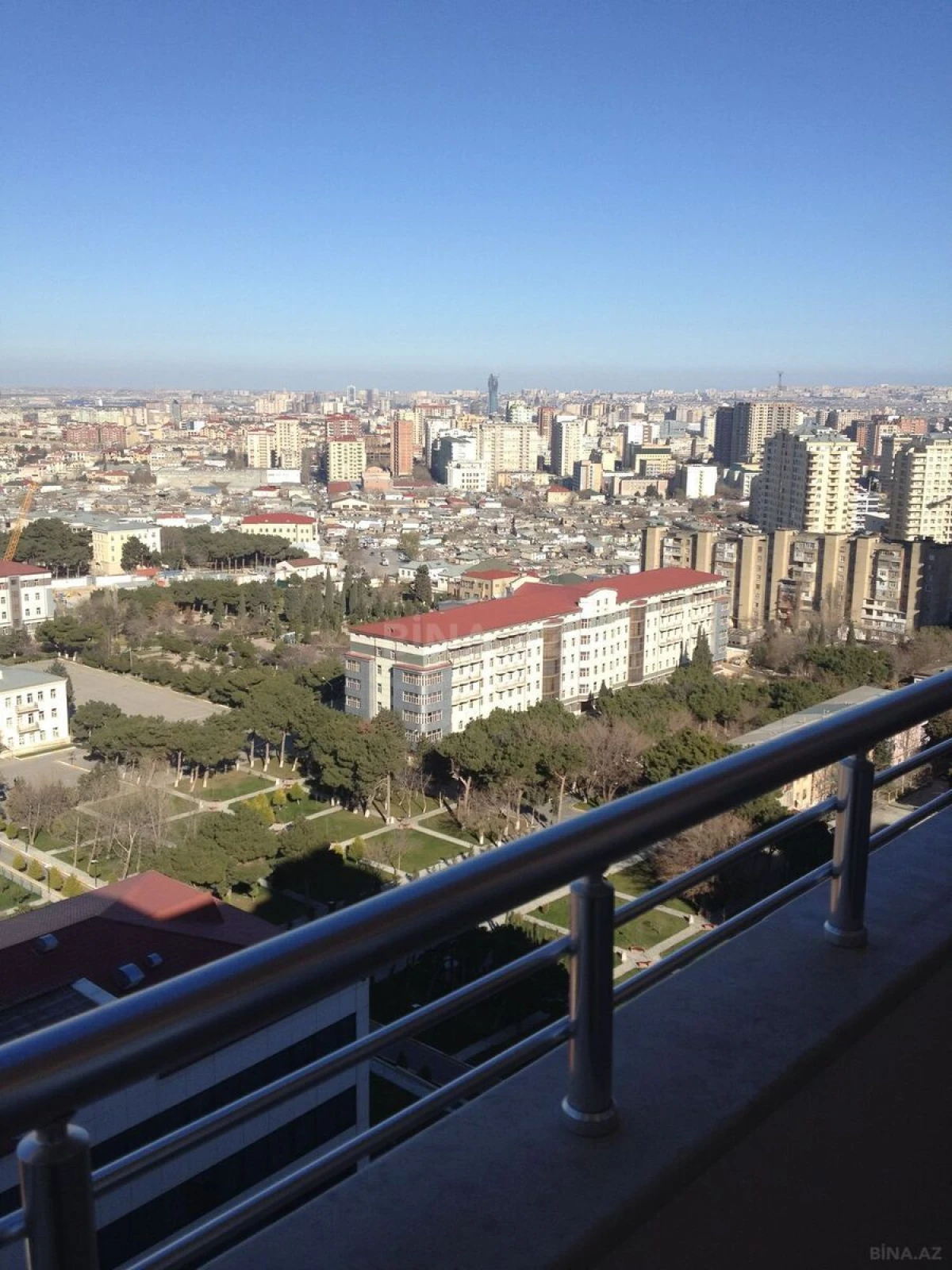 Satılır 3 otaqlı mənzil 170 m²