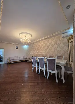 Satılır 3 otaqlı mənzil 147 m²