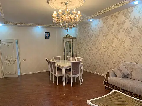 Satılır 3 otaqlı mənzil 147 m²