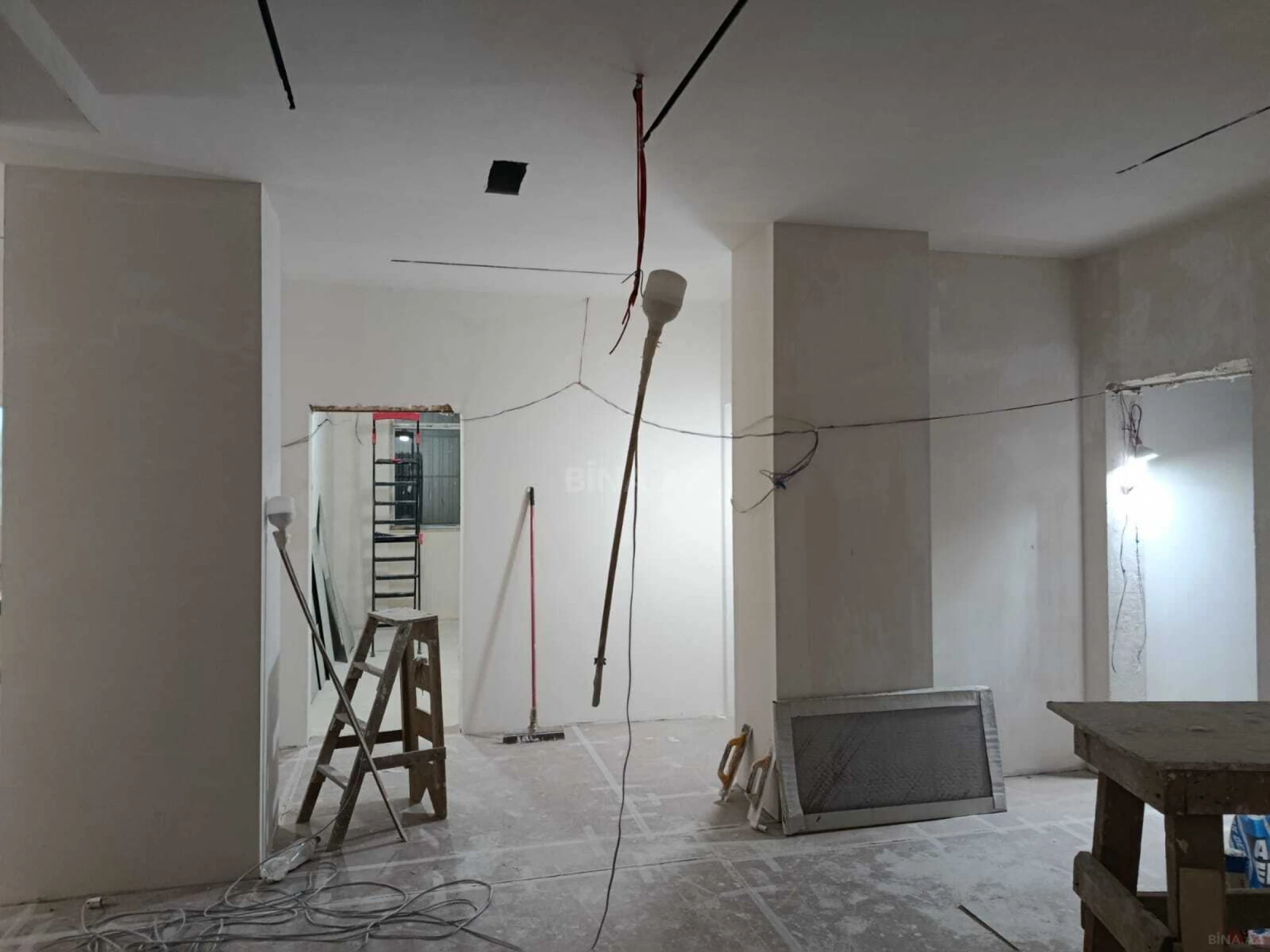 Kirayə verilir 5 otaqlı ofis 200 m²