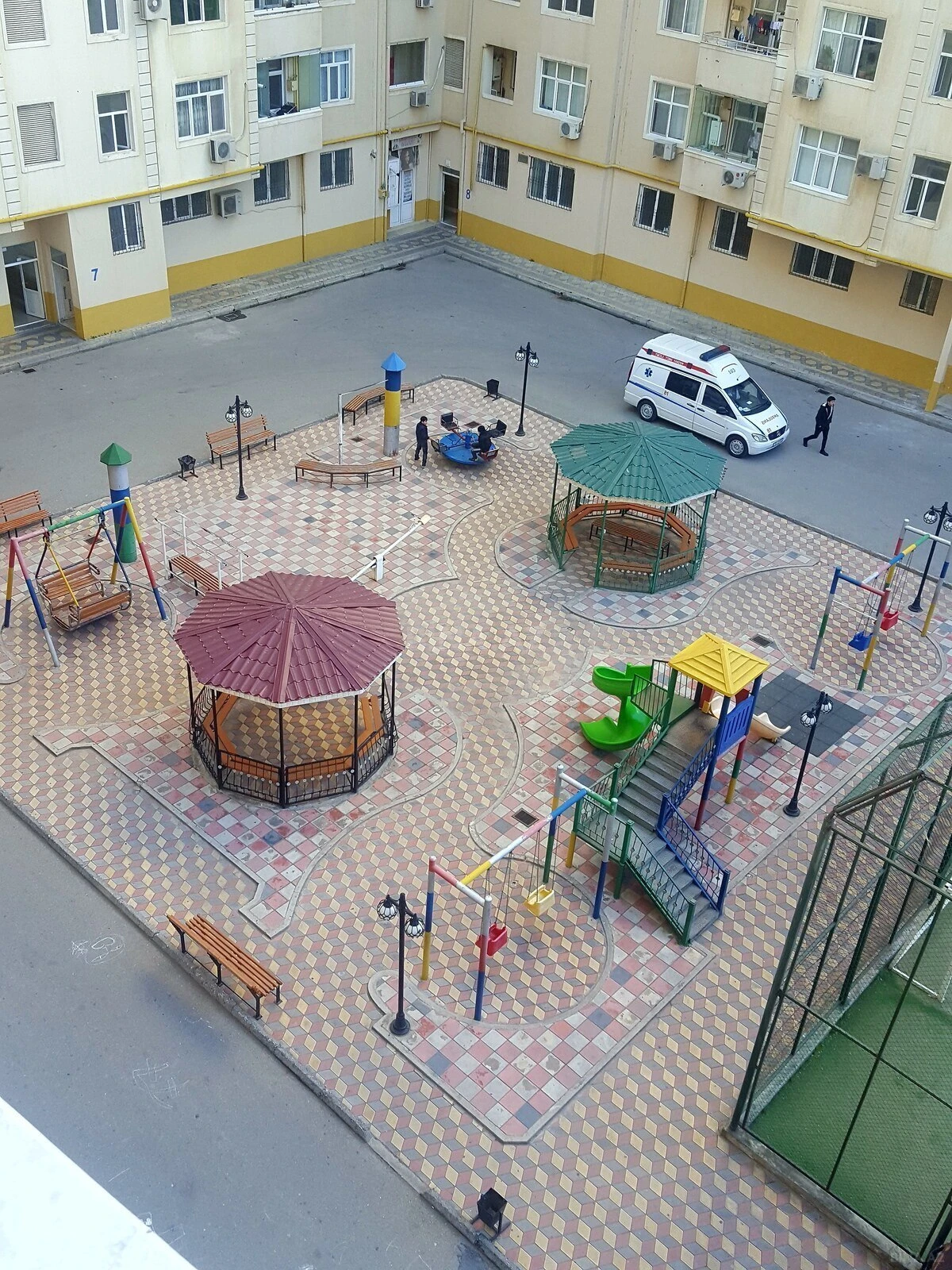 Kirayə verilir 2 otaqlı mənzil 92 m²