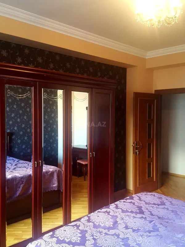 Kirayə verilir 2 otaqlı mənzil 92 m²