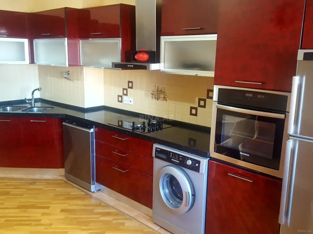 Kirayə verilir 2 otaqlı mənzil 92 m²