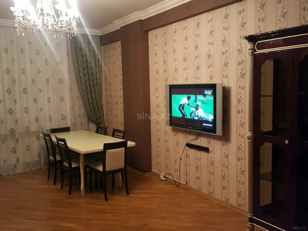 Kirayə verilir 2 otaqlı mənzil 92 m²