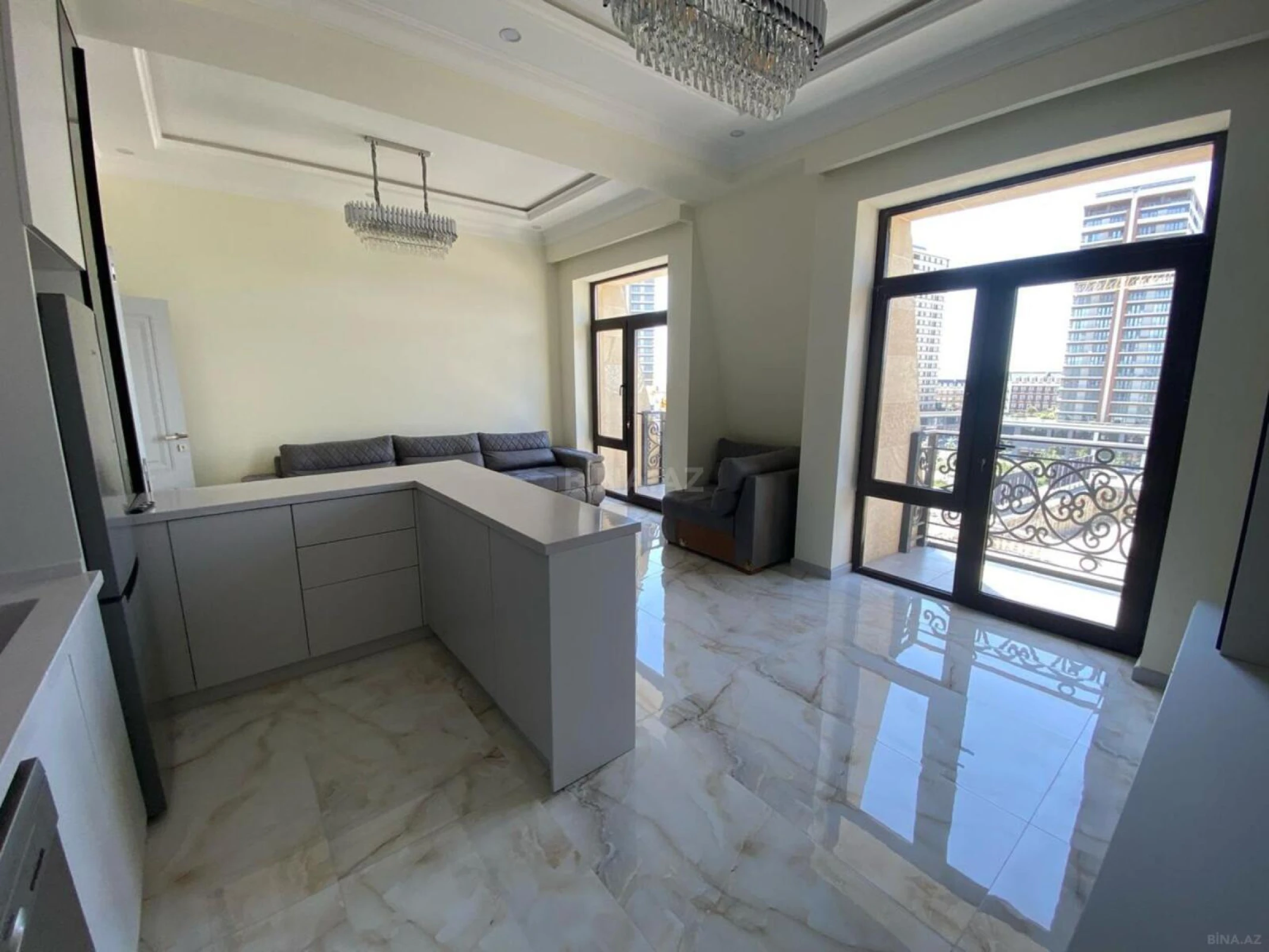 Kirayə verilir 3 otaqlı mənzil 127 m²