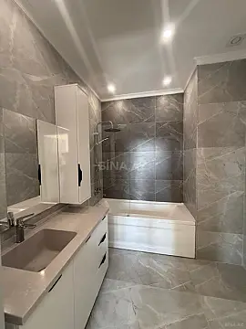 Kirayə verilir 3 otaqlı mənzil 127 m²