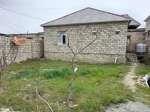 Satılır 3 otaqlı həyət evi 100 m²