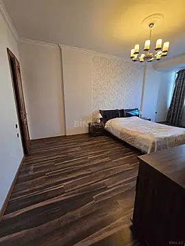 Satılır 3 otaqlı mənzil 175 m²