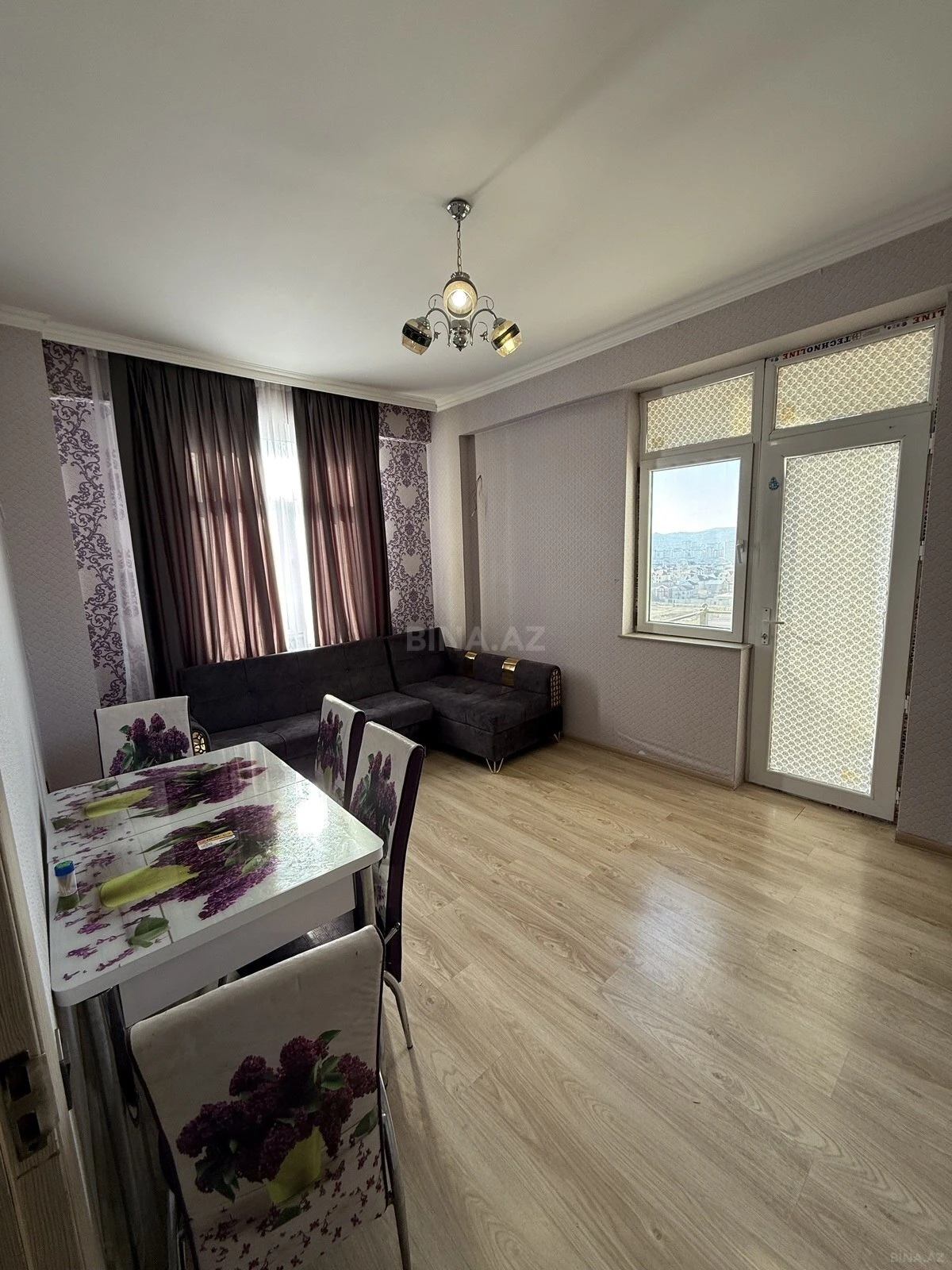 Kirayə verilir 2 otaqlı mənzil 50 m²