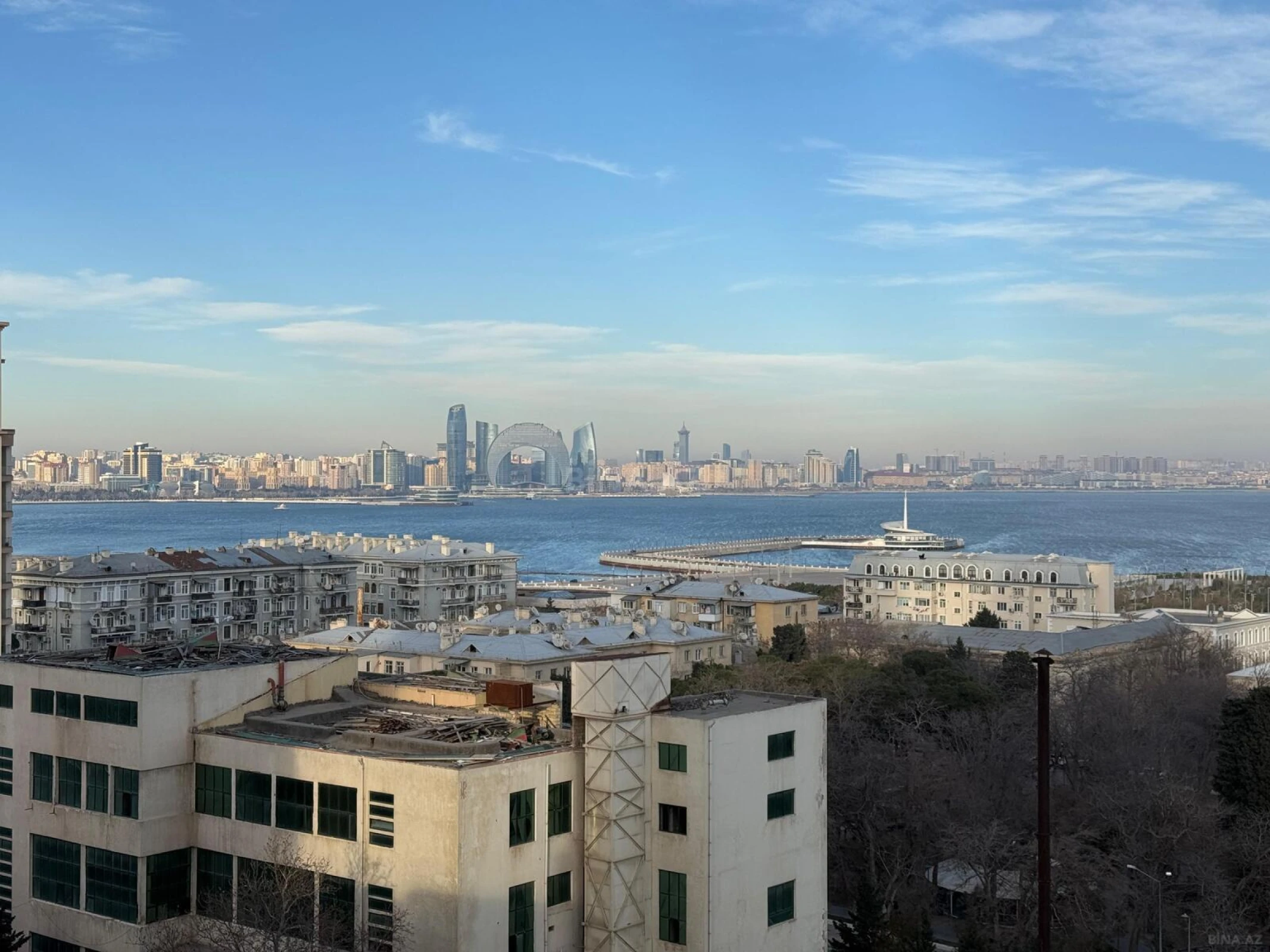 Satılır 4 otaqlı mənzil 185 m²