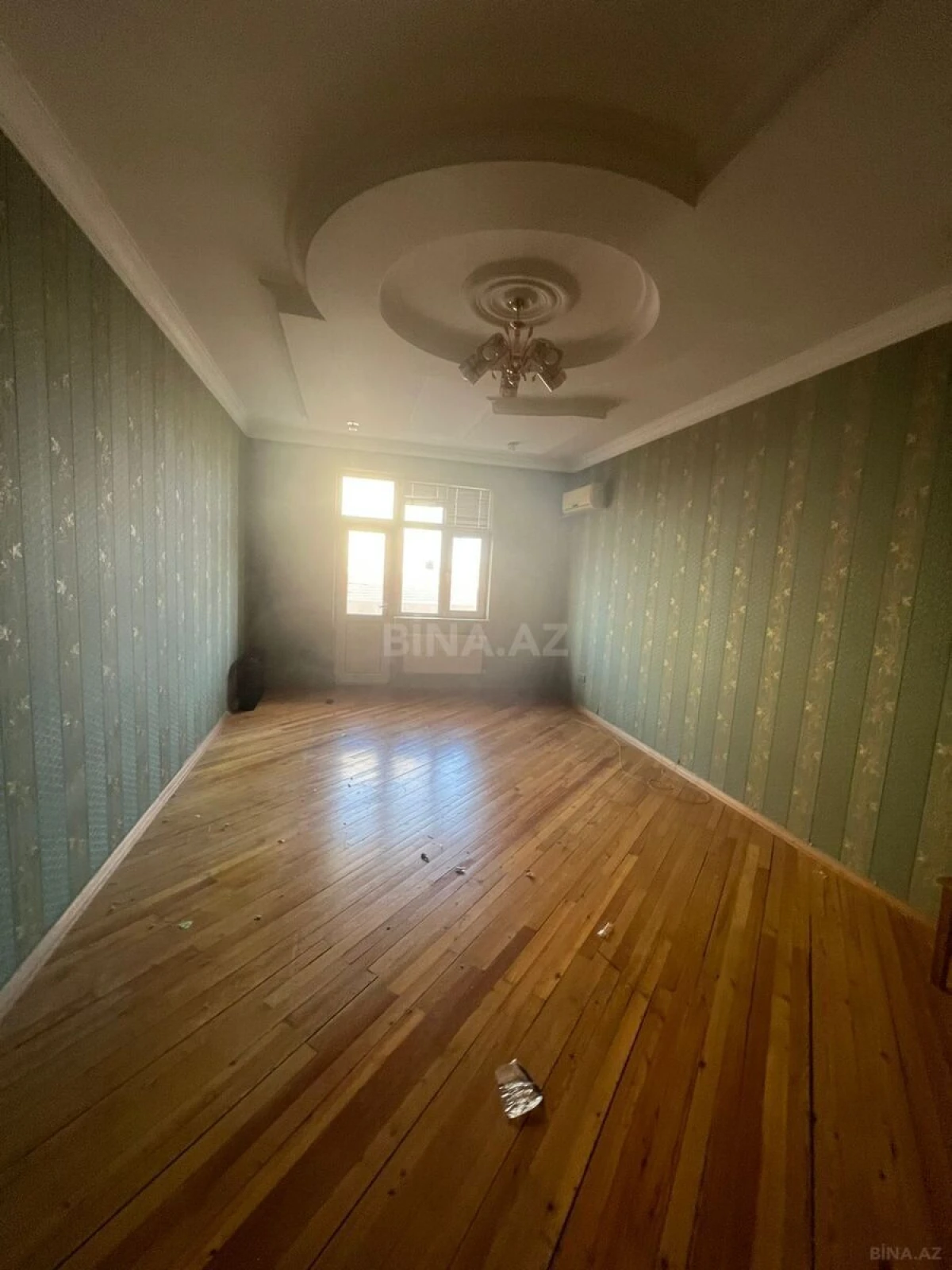 Satılır 3 otaqlı mənzil 122 m²