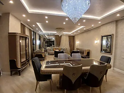 Satılır 3 otaqlı mənzil 168 m²