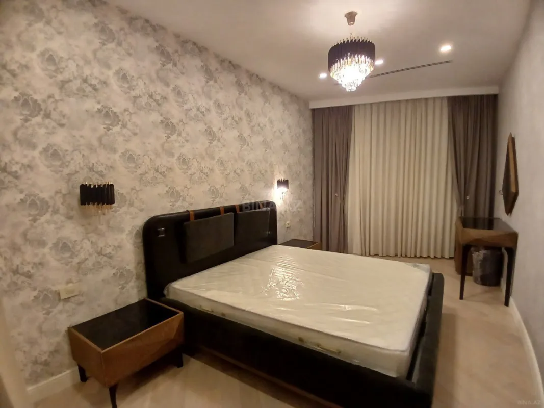 Satılır 3 otaqlı mənzil 168 m²