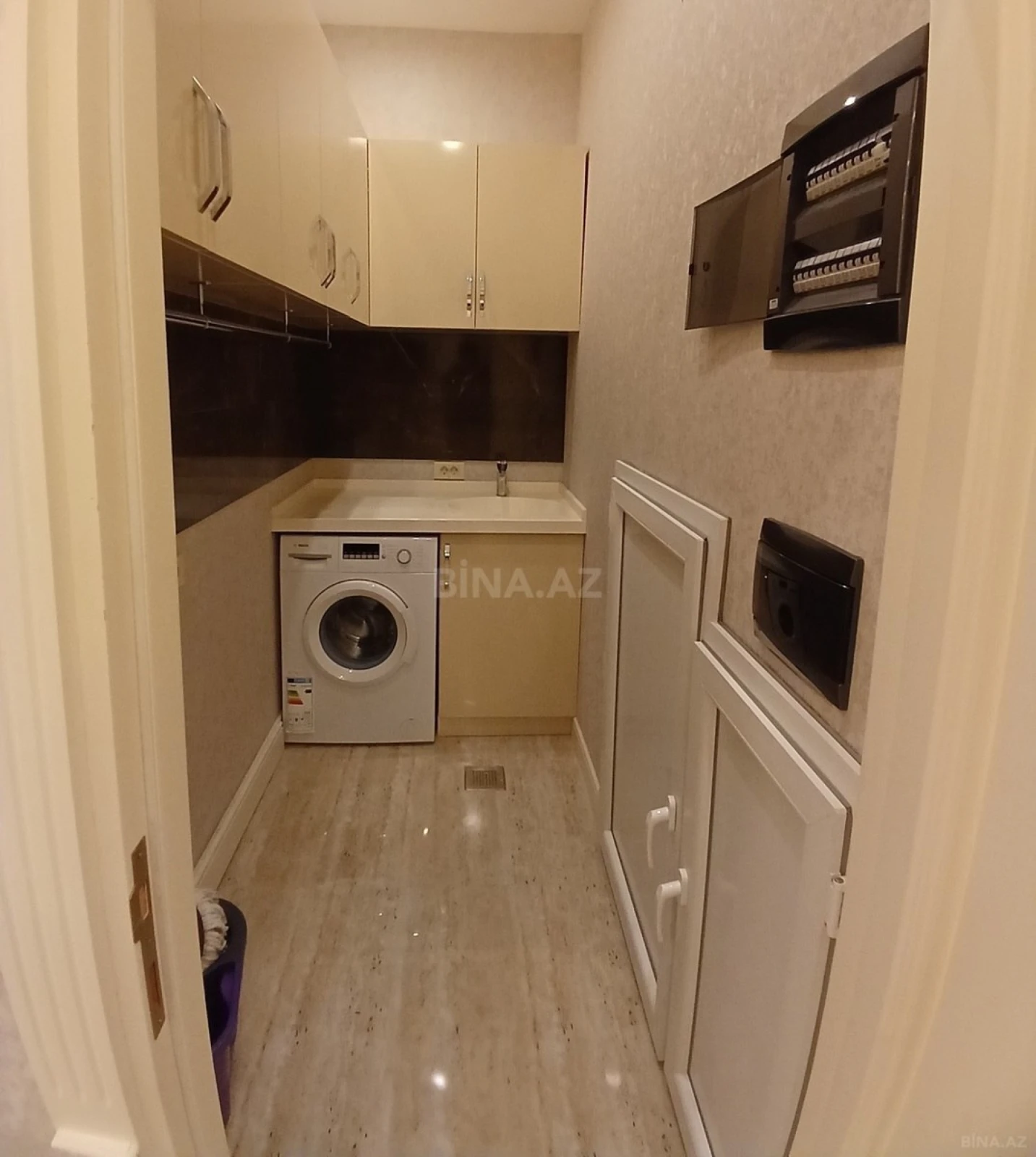 Satılır 3 otaqlı mənzil 168 m²