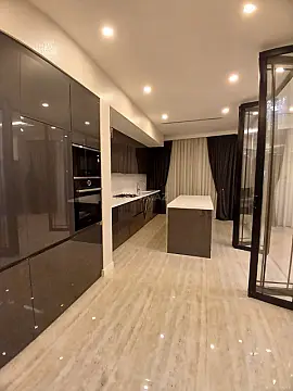 Satılır 3 otaqlı mənzil 168 m²