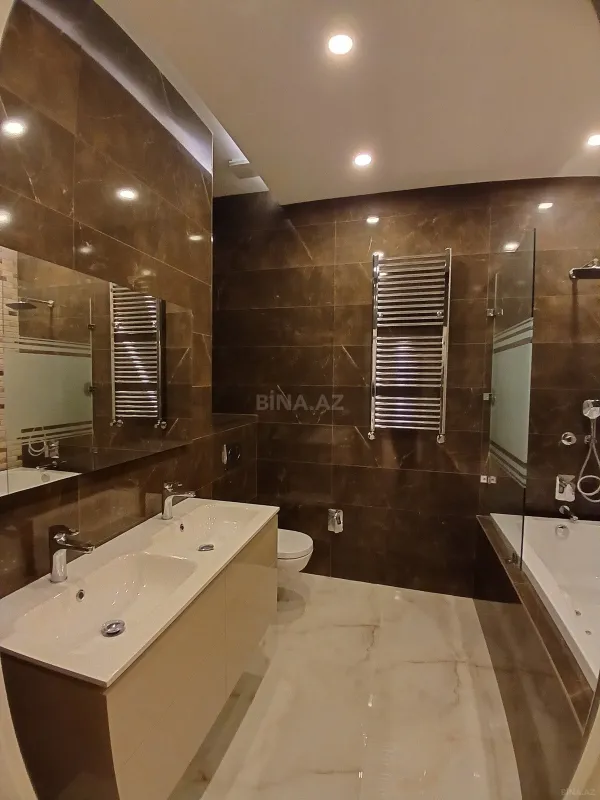 Satılır 3 otaqlı mənzil 168 m²