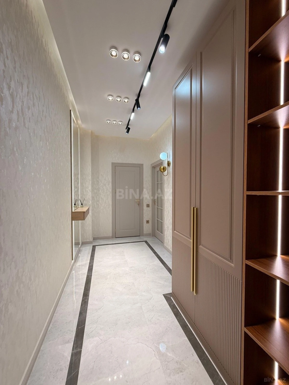 Satılır 2 otaqlı mənzil 55 m²