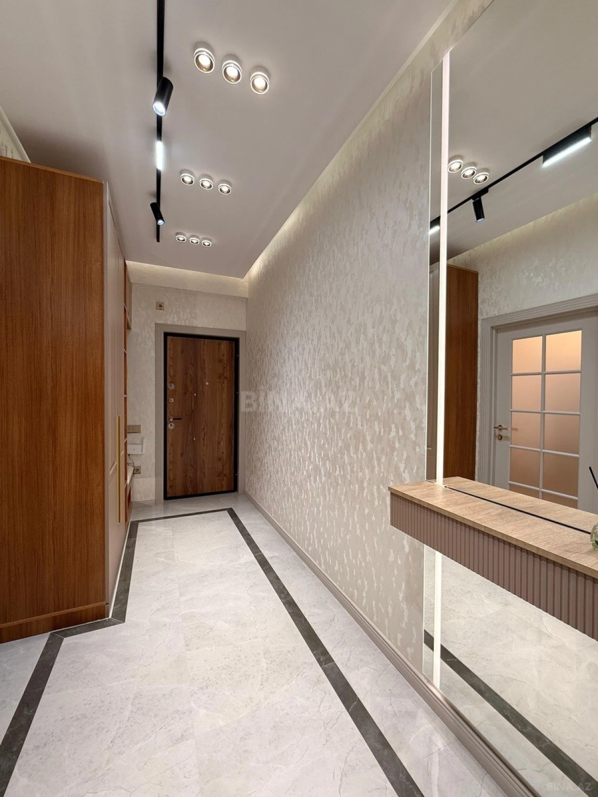 Satılır 2 otaqlı mənzil 55 m²