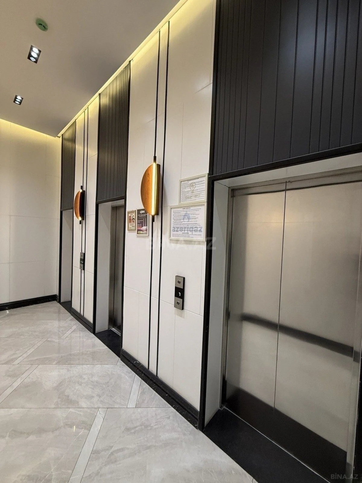 Satılır 3 otaqlı mənzil 101 m²