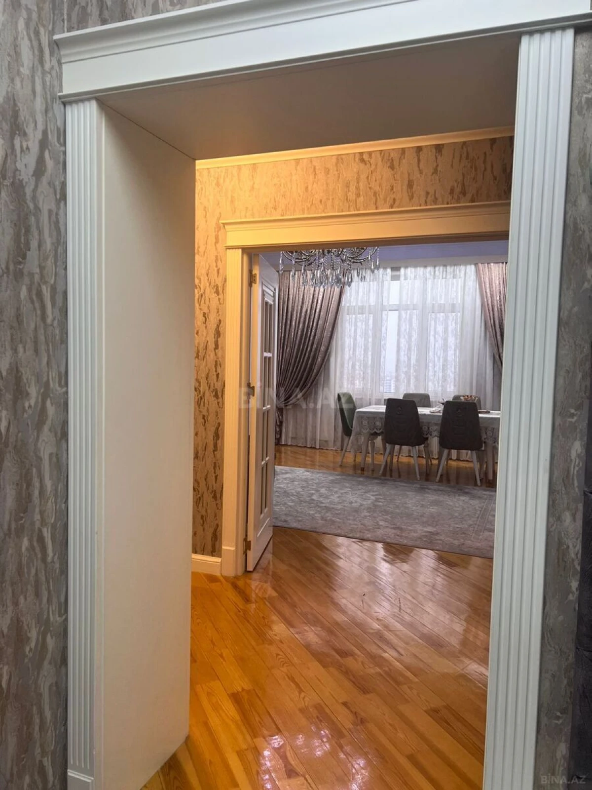 Satılır 3 otaqlı mənzil 110 m²