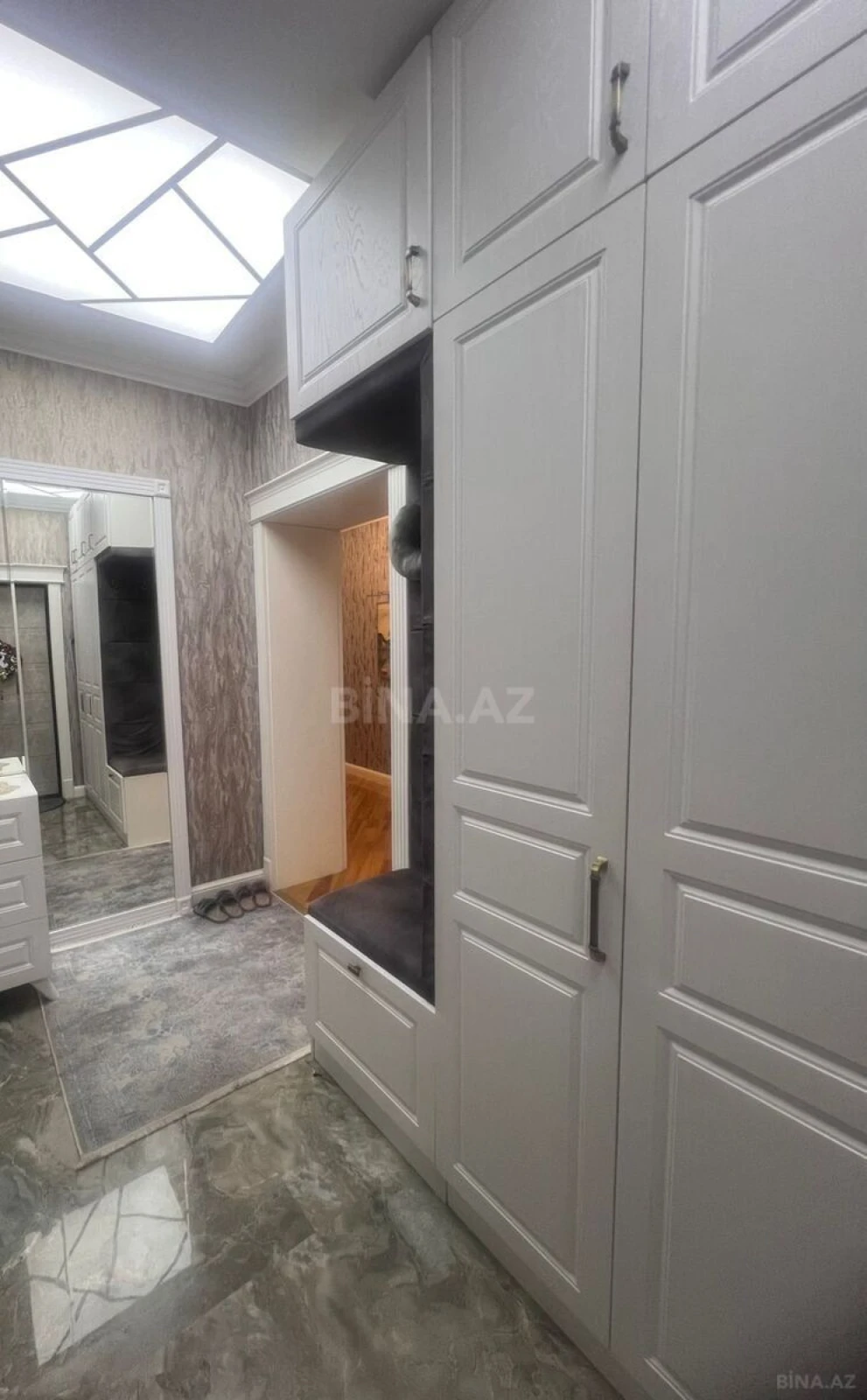 Satılır 3 otaqlı mənzil 110 m²