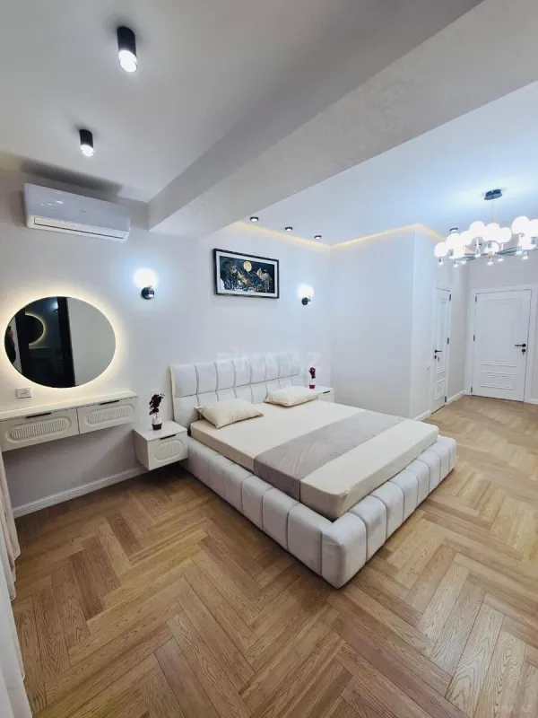 Satılır 3 otaqlı mənzil 135 m²