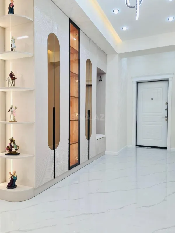 Satılır 3 otaqlı mənzil 135 m²