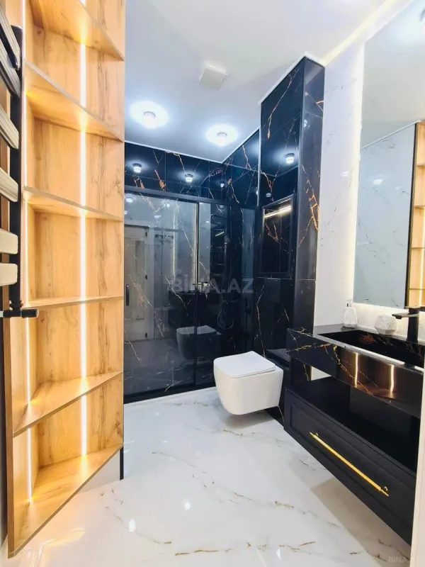 Satılır 3 otaqlı mənzil 135 m²