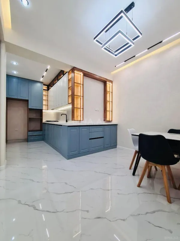 Satılır 3 otaqlı mənzil 135 m²