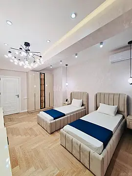 Satılır 3 otaqlı mənzil 135 m²