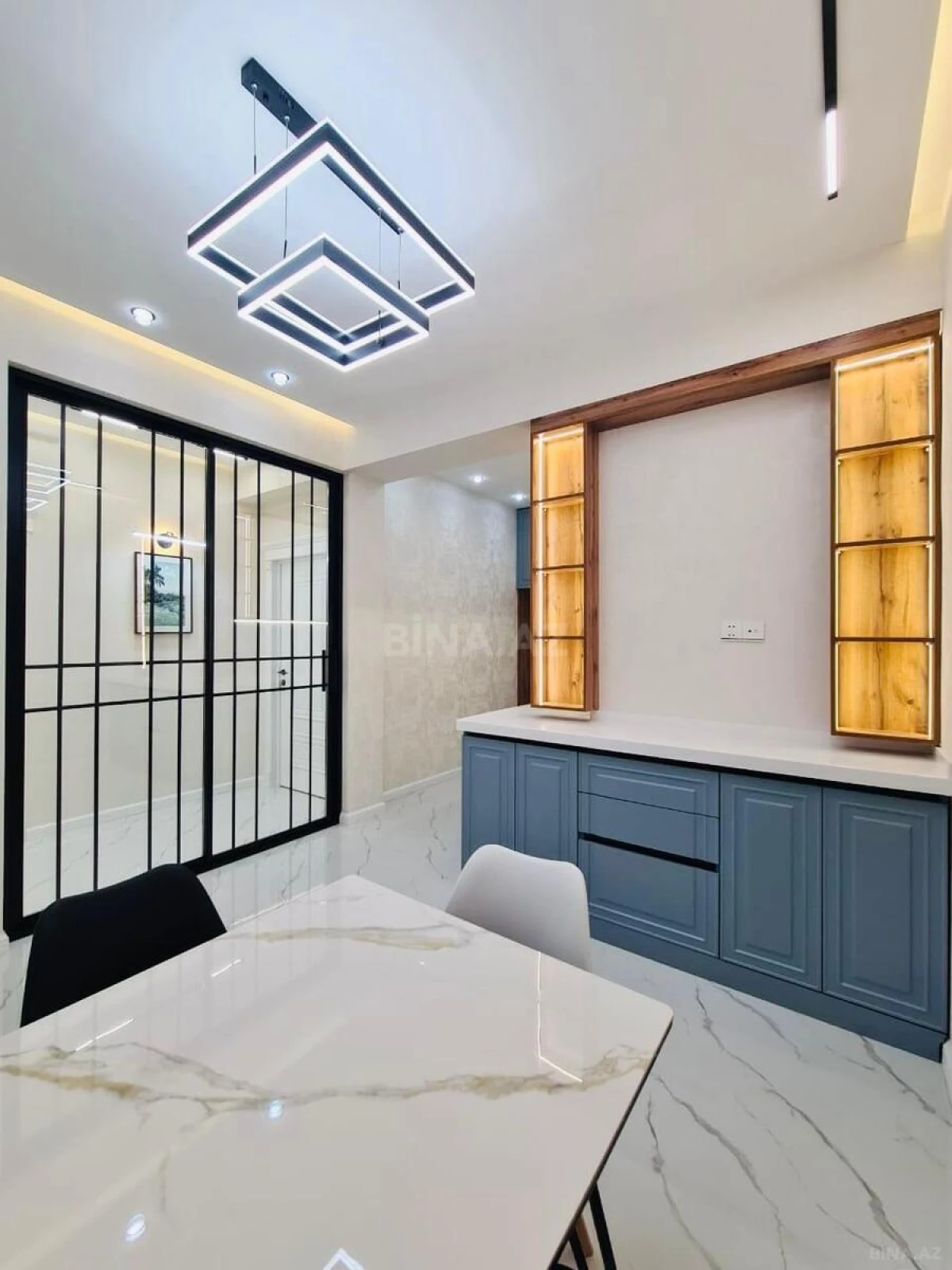 Satılır 3 otaqlı mənzil 135 m²