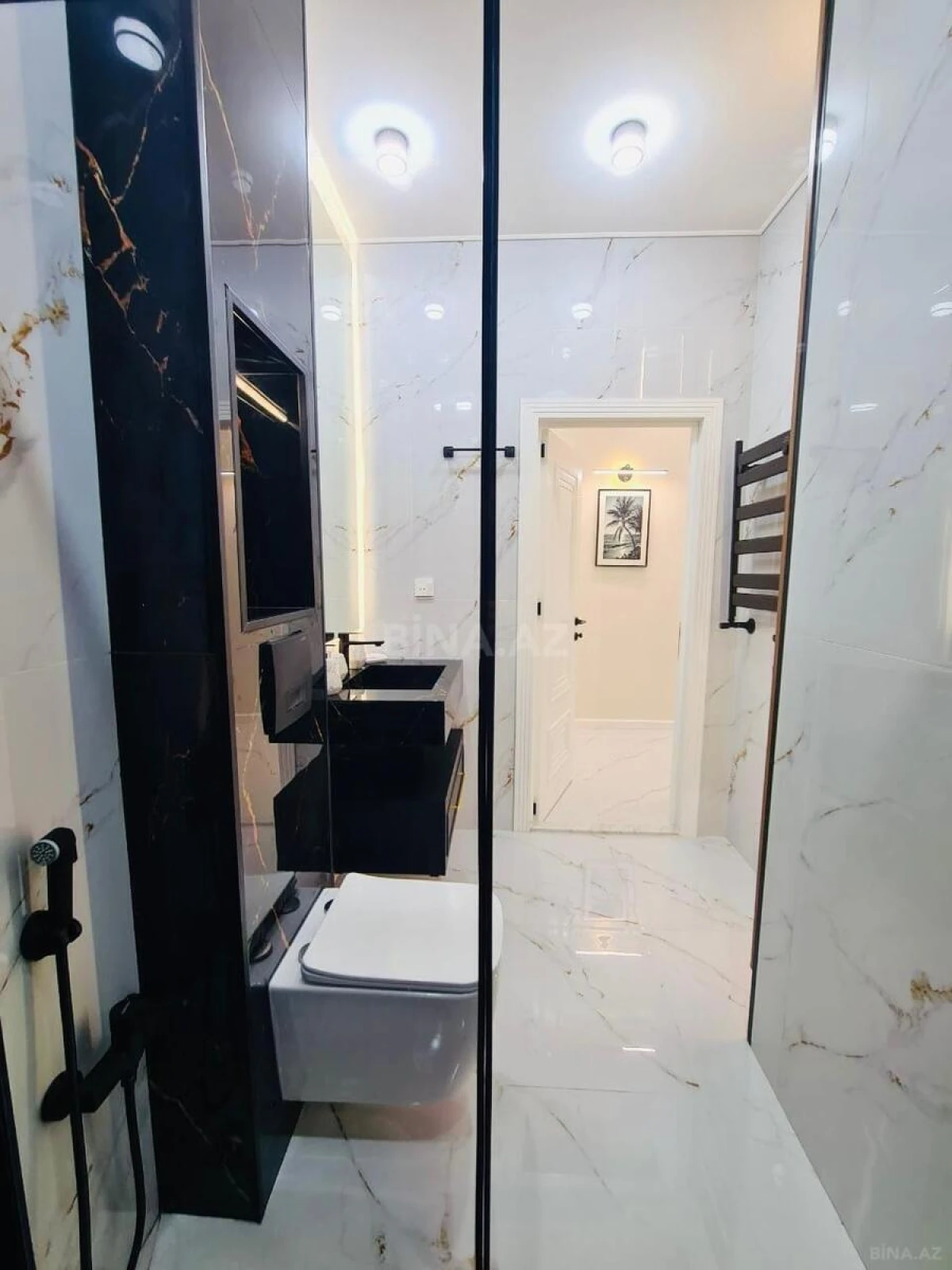 Satılır 3 otaqlı mənzil 135 m²