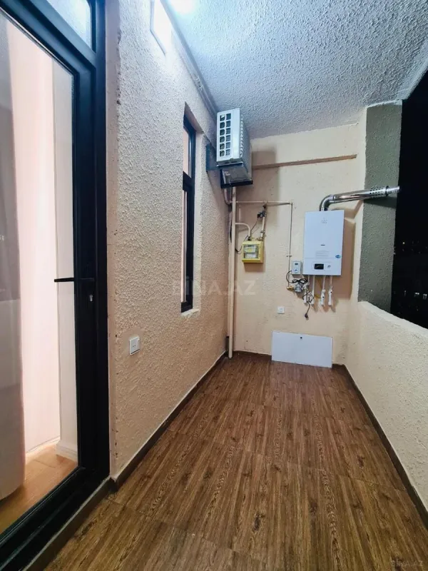 Satılır 3 otaqlı mənzil 135 m²