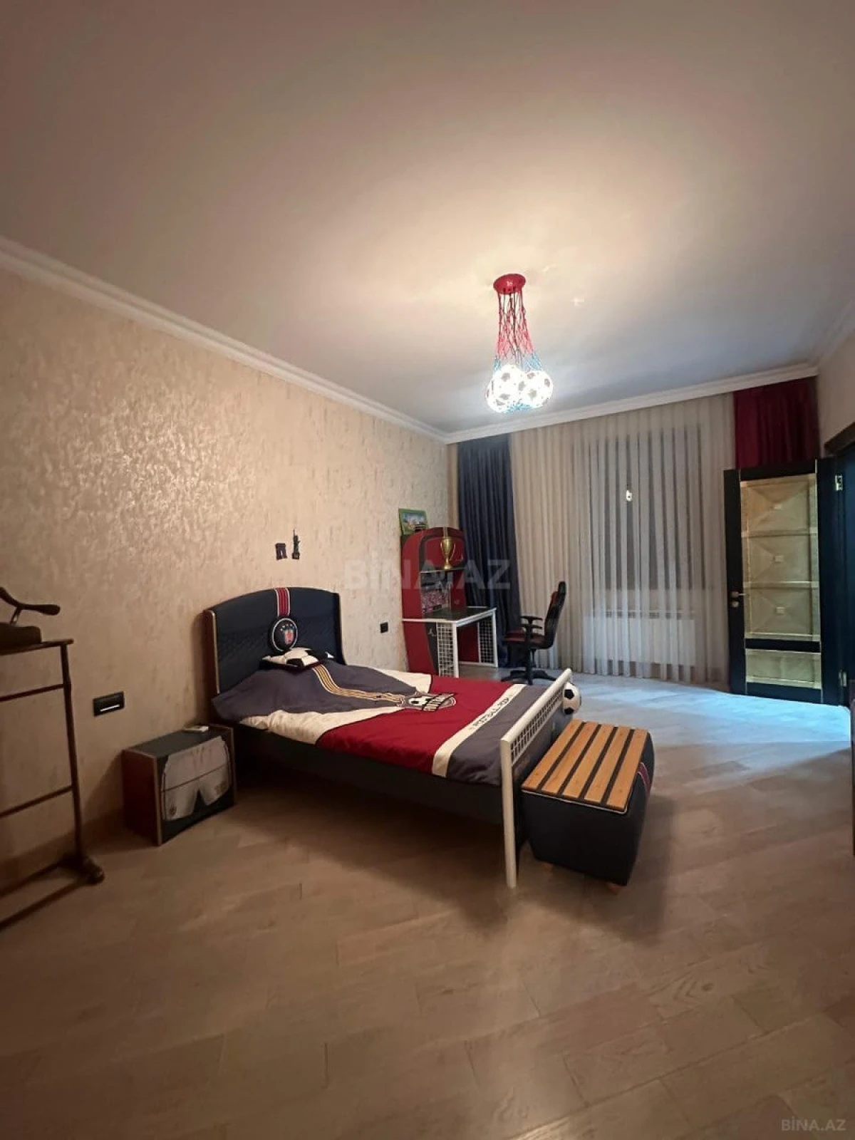 Satılır 6 otaqlı həyət evi 750 m²