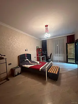 Satılır 6 otaqlı həyət evi 750 m²