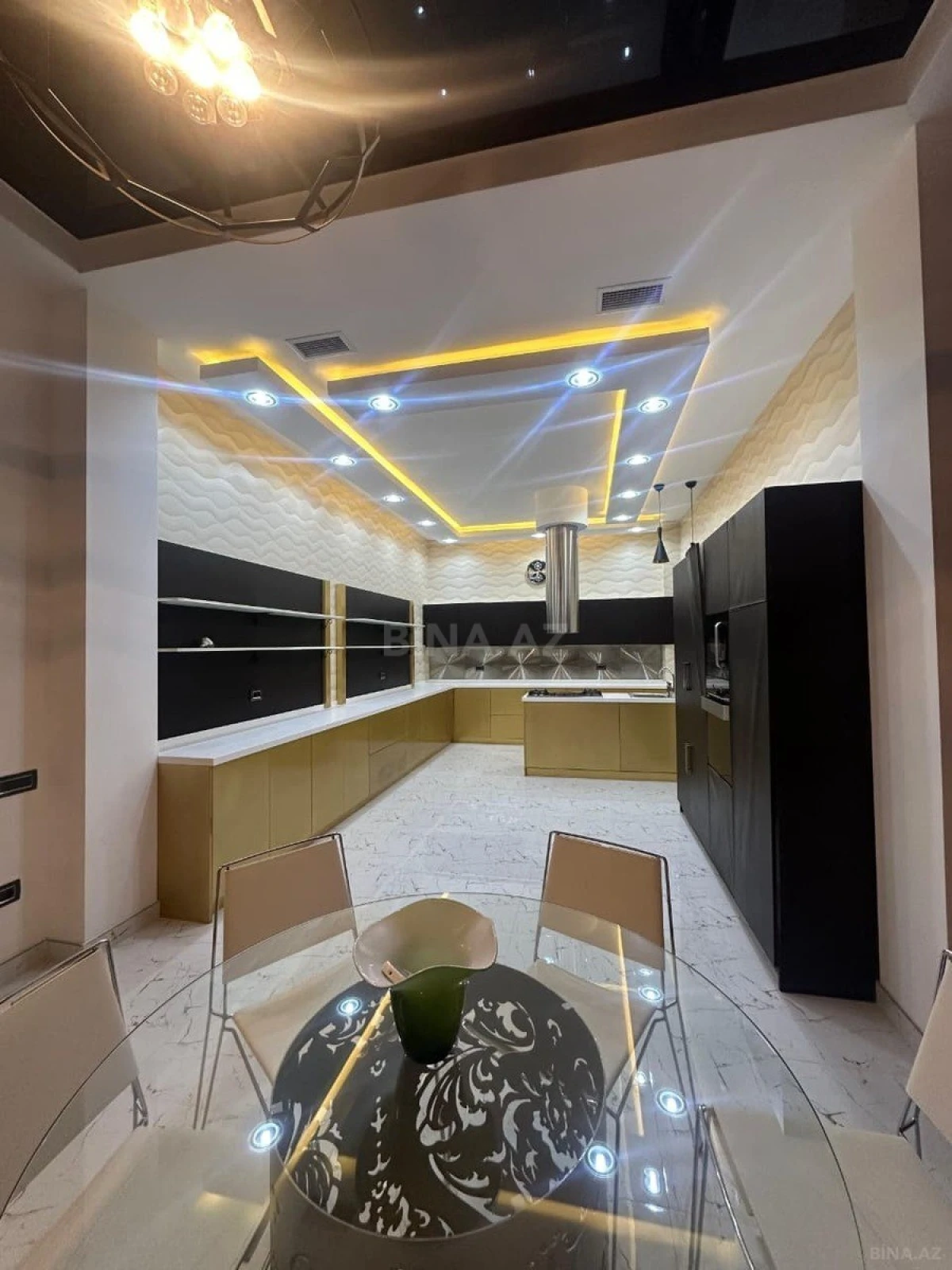 Satılır 6 otaqlı həyət evi 750 m²