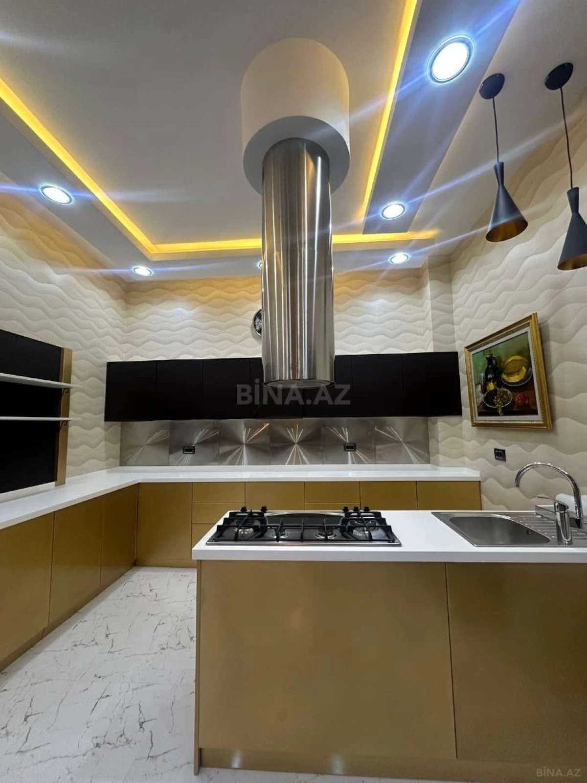 Satılır 6 otaqlı həyət evi 750 m²