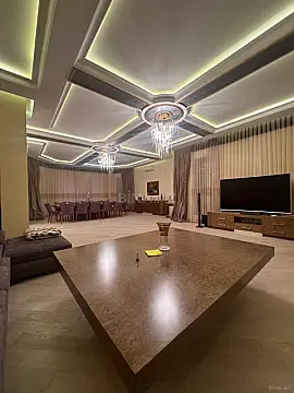 Satılır 6 otaqlı həyət evi 750 m²