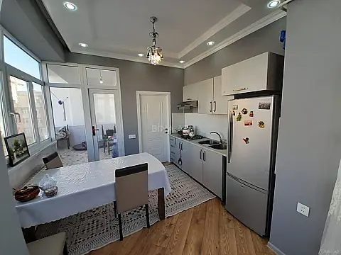 Satılır 2 otaqlı mənzil 75 m²