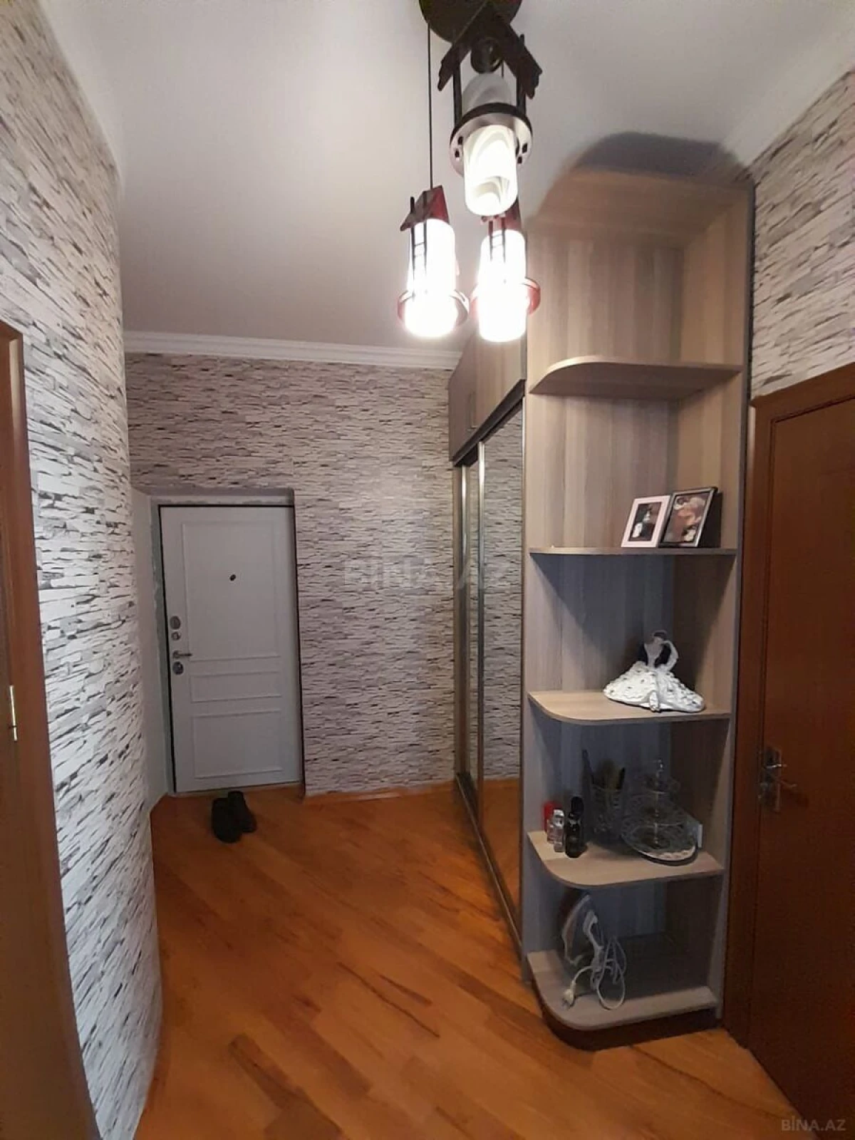 Satılır 2 otaqlı mənzil 75 m²