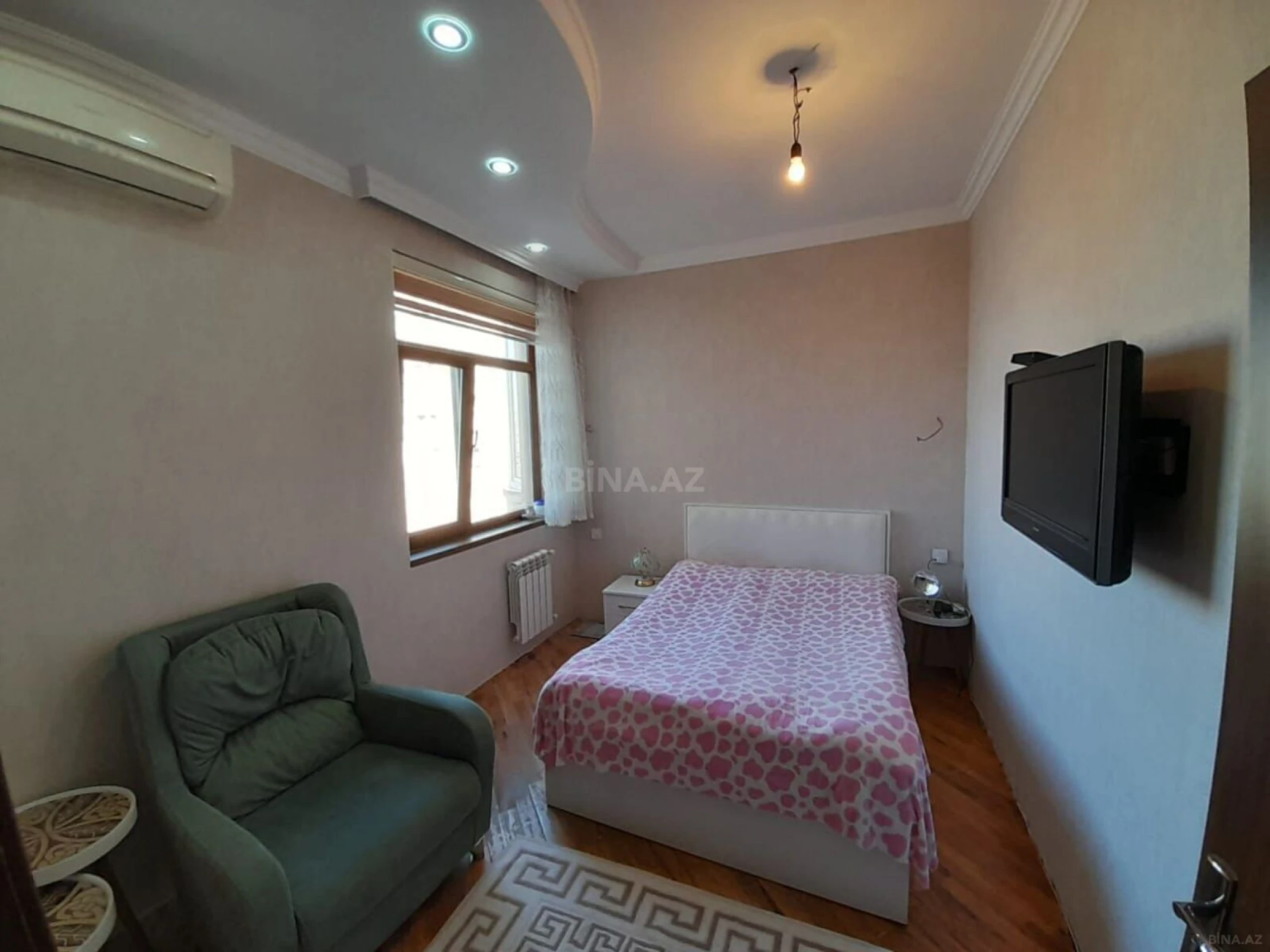 Satılır 2 otaqlı mənzil 75 m²