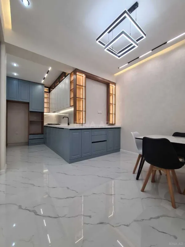 Satılır 3 otaqlı mənzil 135 m²