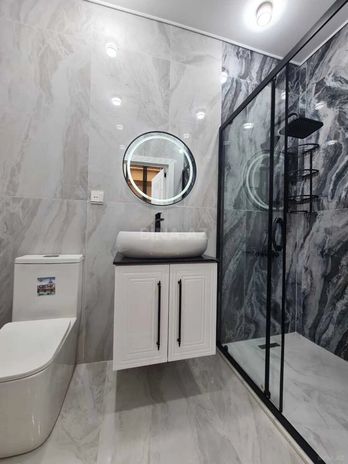 Satılır 3 otaqlı mənzil 135 m²