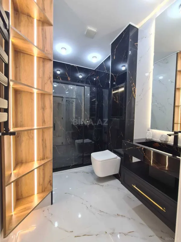 Satılır 3 otaqlı mənzil 135 m²